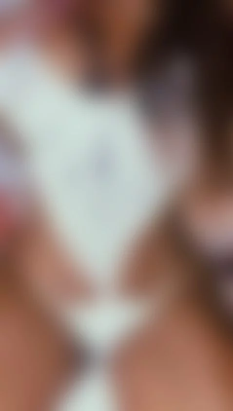 Do u like how I move it? 😏 by valentinarivas