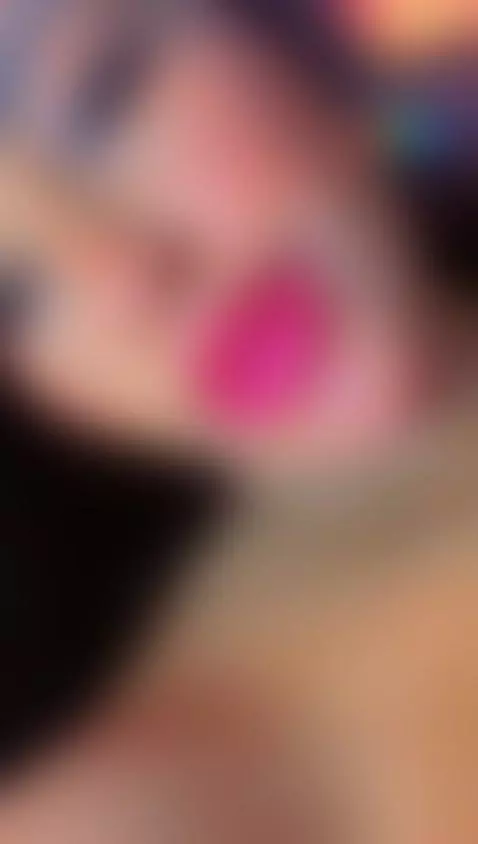 I would love to kiss you and then make me yours 💋🍒😏 by valentinarivas