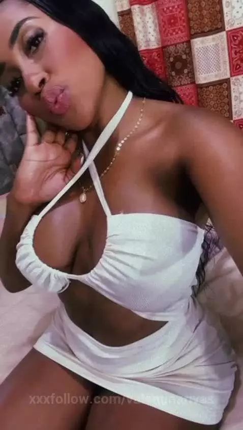 Kisses for you !!💋❤️‍🔥 by valentinarivas