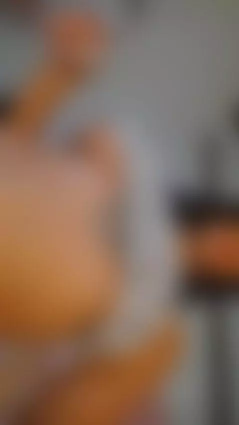 Admit that you want to kiss my whole body 👅😈 by kendallfox