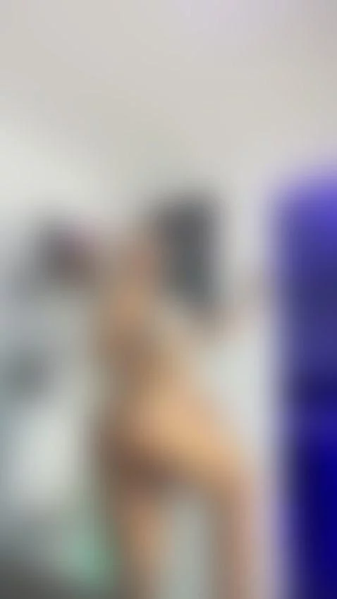 Hello guys, I'm waiting for you to start the week as it shou... by karolsweet