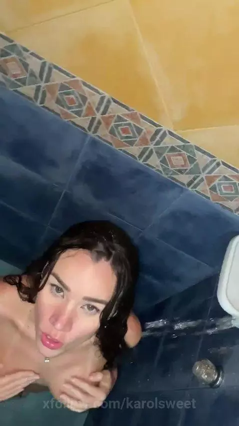 do you like to take a shower with me ? by karolsweet