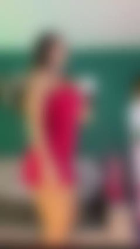 come see the surprise I have for you, under my dress! 😏👌 by karolsweet