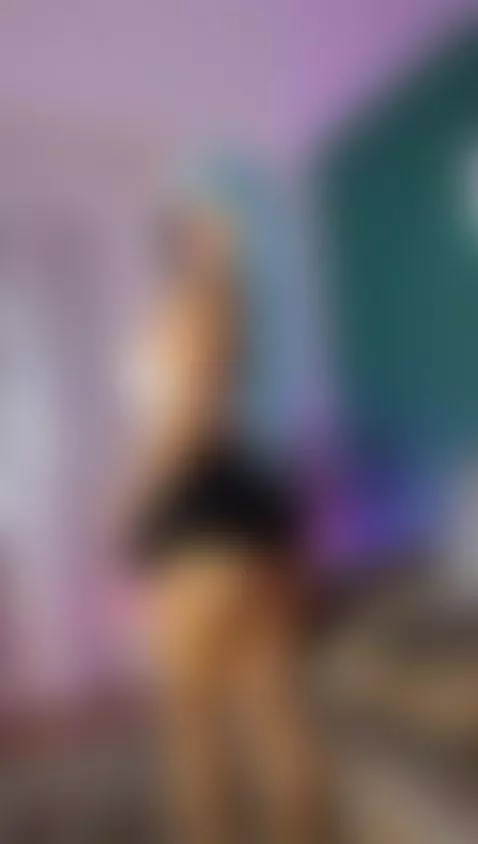 Good morning 💋  Come and let me give you the best good morni... by karolsweet