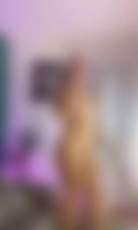 All  this  hot  body for you ! by karolsweet