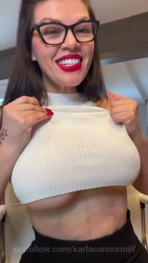 Would you take a hot massage with a 45 year old mom? by karlaconnormilf