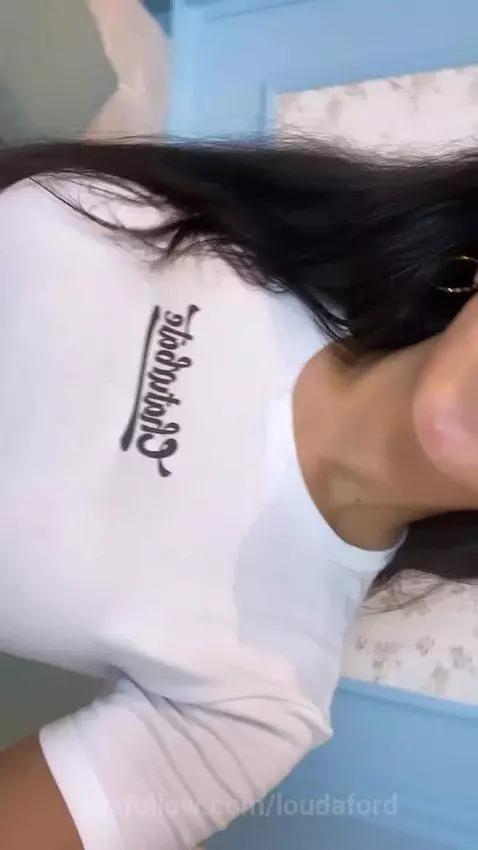 Online my lovr 

chaturbate.com/loudaford by loudaford