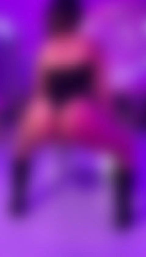 Slowmo twerk 🍑💥💦 by kloeass