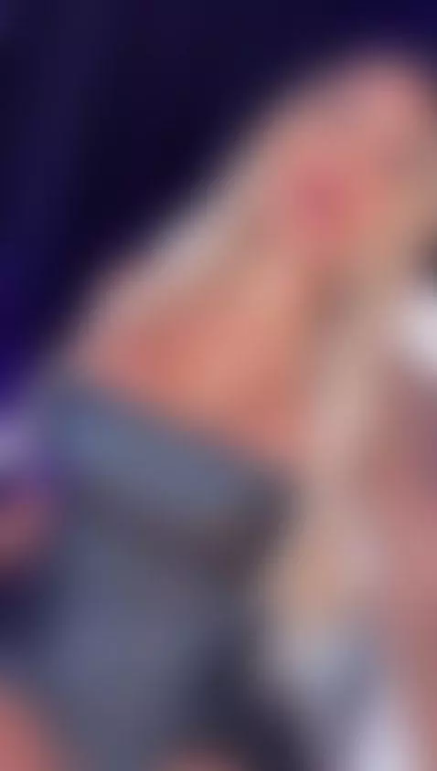 te espero en linea tu sexy latina by danielasaenz