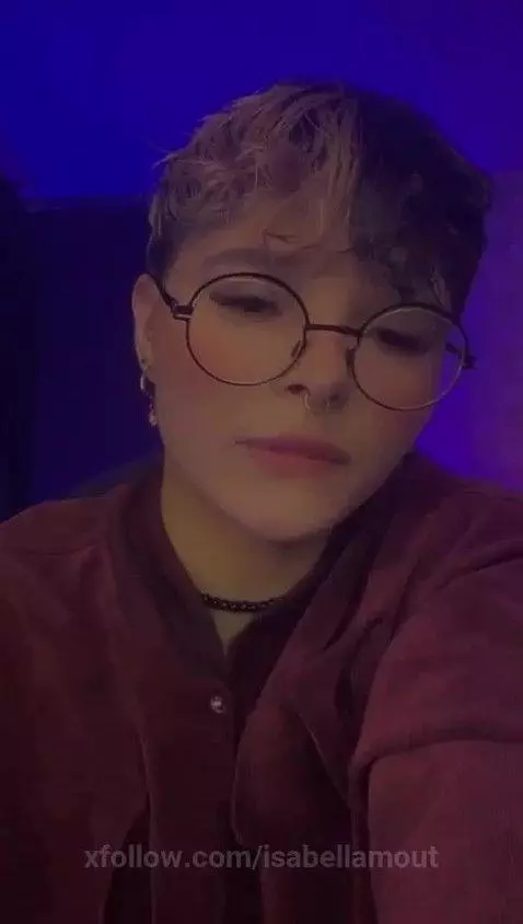 Kisses for u! Link in my bio!!! by isabellamout