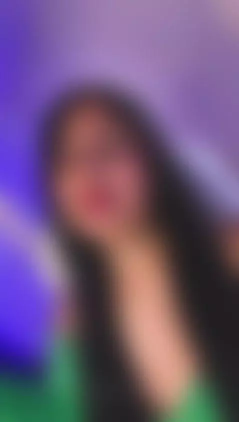 💚 “Maybe it’s the green… or maybe it’s just me, but tonight ... by ivynaugthyqueen