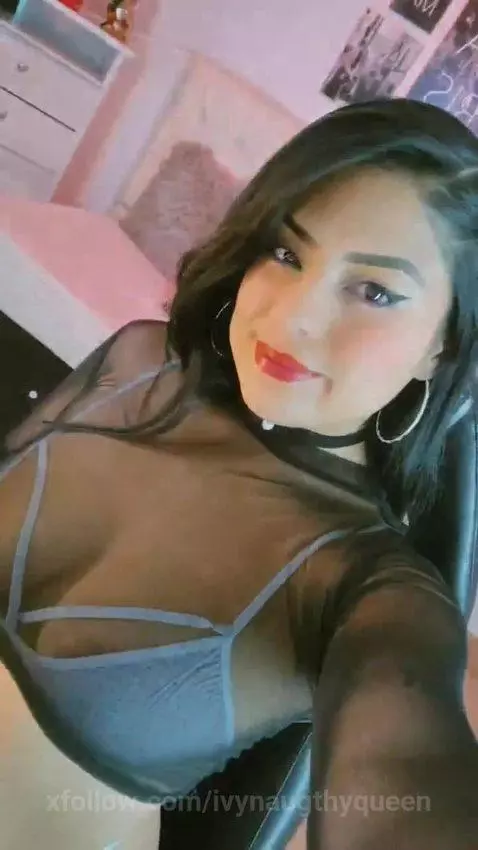 Kiss my mouth, give me all the good things about you 😏 by ivynaugthyqueen