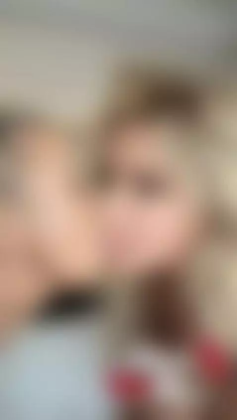 I live kissing special hot babes like @legendaryplaymate by alanaluv