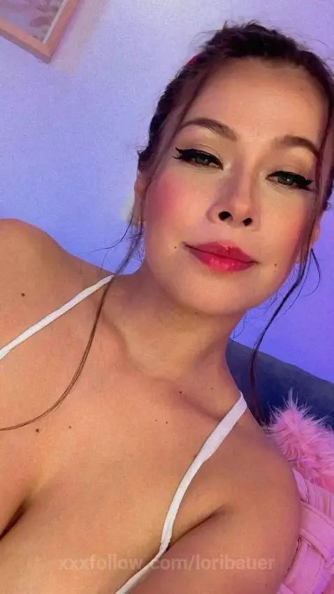 You see my smile?
It’s because I know what this body does to... by loribauer