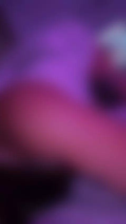 Watch Netflix with me? 👀 by cheerrybomb