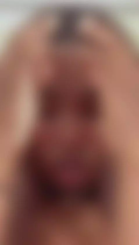 here you have a very hot and beautiful brunette 🔞🔞 by anitahlitman