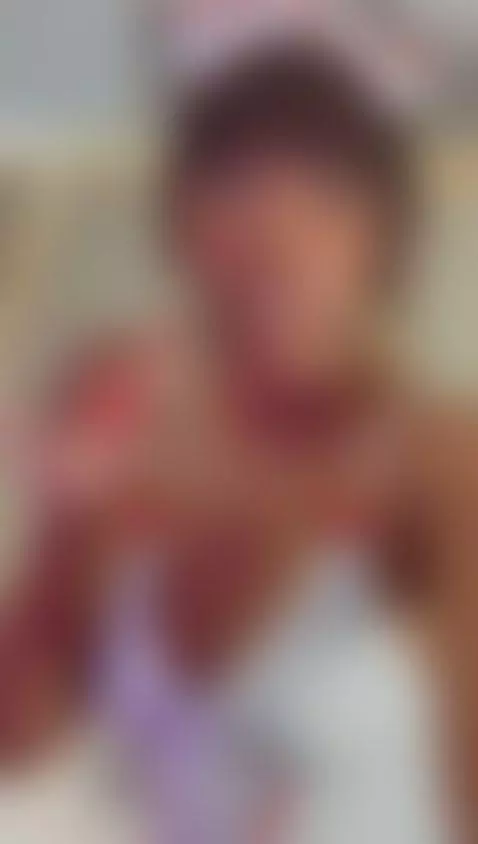 come closer. i want you to get to know a goddess more closel... by anitahlitman