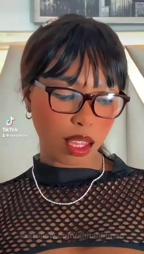 My lips are the sweet nectar you need 💋😏🔥 by anitahlitman