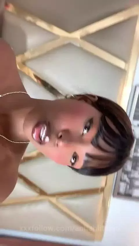 The sensuality that I have is something you can't resist 🍒💋😉 by anitahlitman