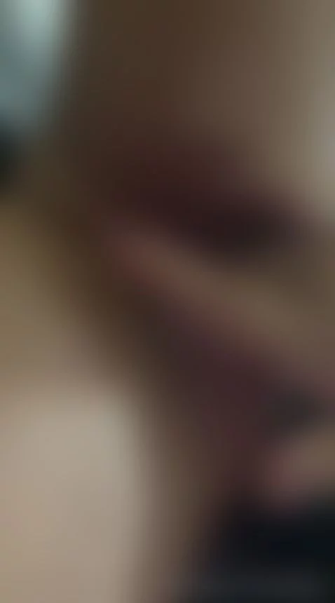 A LITTLE CREAM ON MY ROMMIE'S DOOR by aniiee