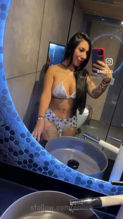 GIRL ON FIRE 🔥🧯 by aniiee