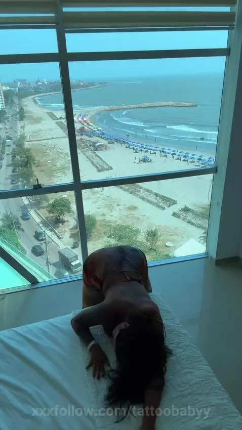 Fine Ass View... come fuck me? by tattoobabyy