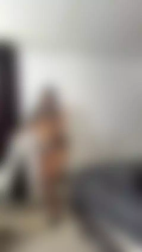 hey everybody 😏 by salommecruz