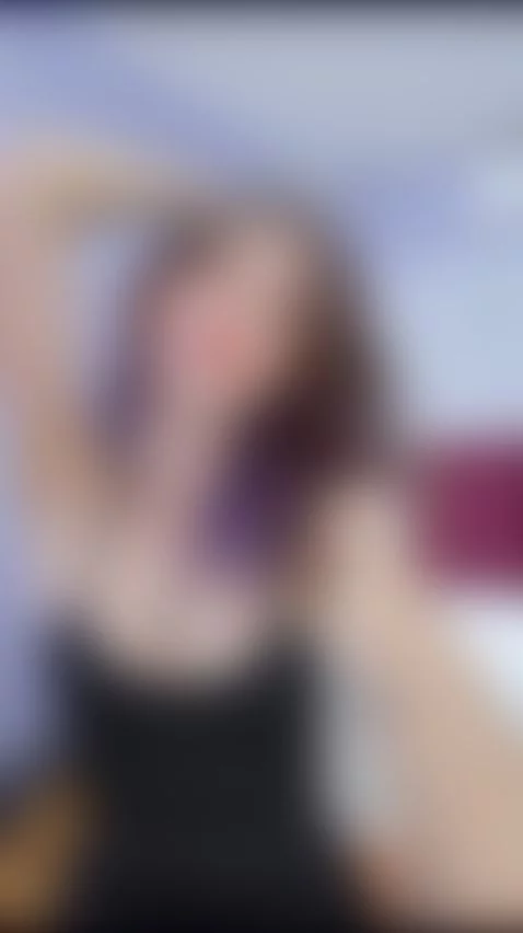 Fuck me under my skirt 😏🔥 by mariahblack