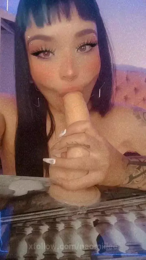 A wet kiss! ♥️💦💏 by naomiilee