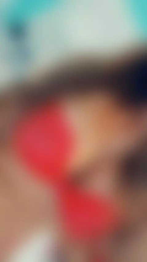 Come closer,😋 let me press my soft big boobs against the cam... by penelopelaurent