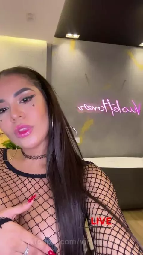 🫦😳 by viioletlover