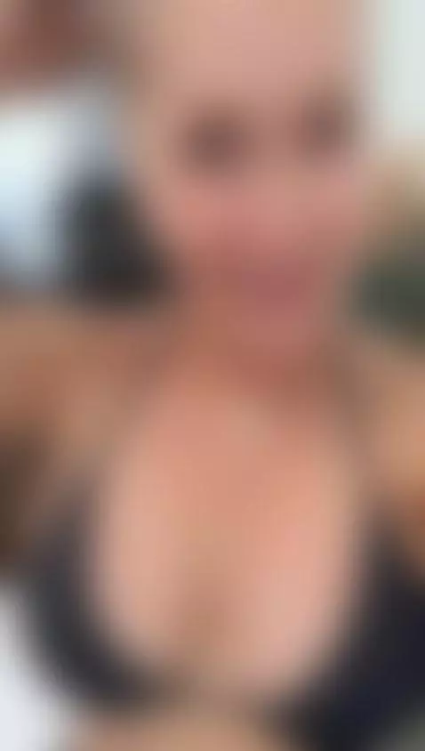 HAPPY TITTY TUESDAY YALL XOXO by brandi-love