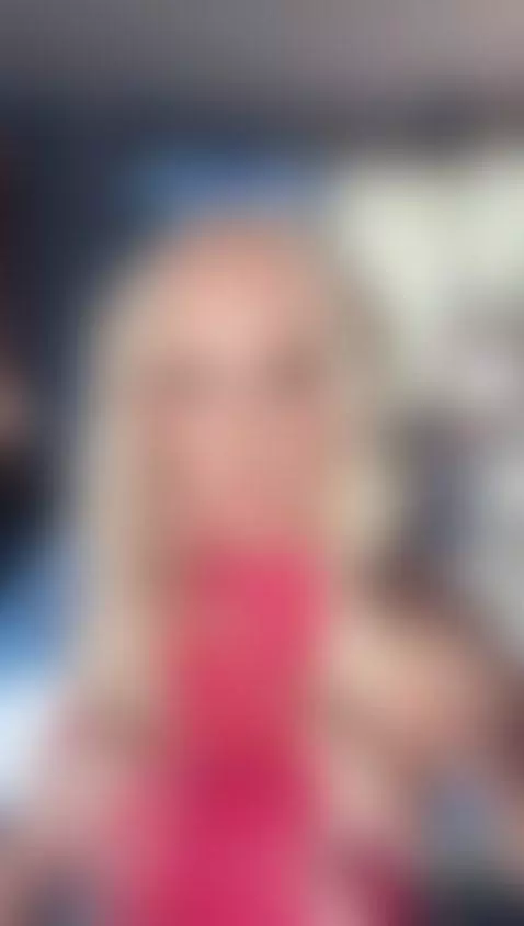 My AVN look for the awards last night, what do y'all think? by brandi-love