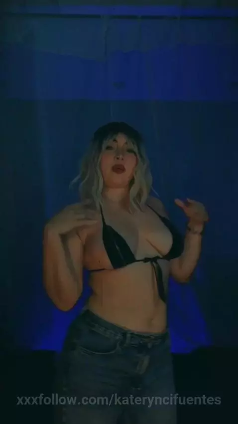 Don't look at me like that ... or do it, but get ready for w... by kateryncifuentes