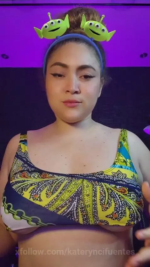 follow me so you can play with them by kateryncifuentes