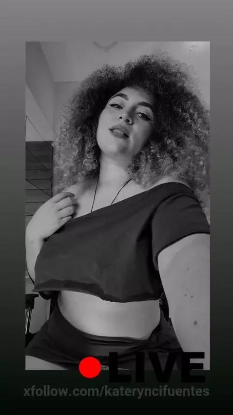 my lips are dry, they need your mouth by kateryncifuentes